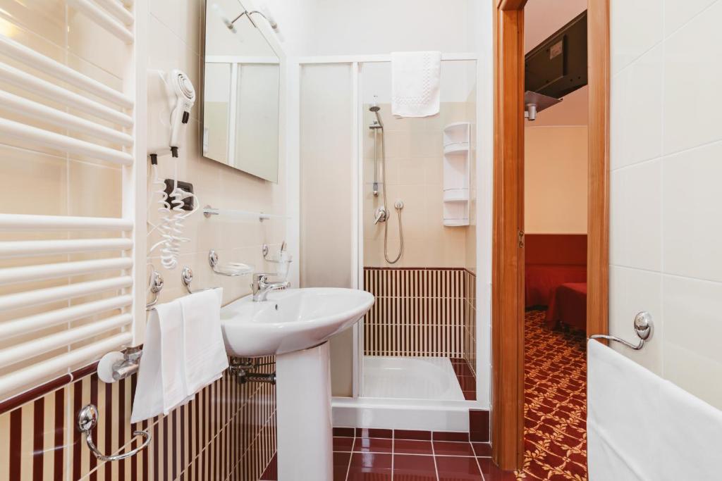 Hotel Villa Del Sorriso - Habitación Triple Confort Con Ducha