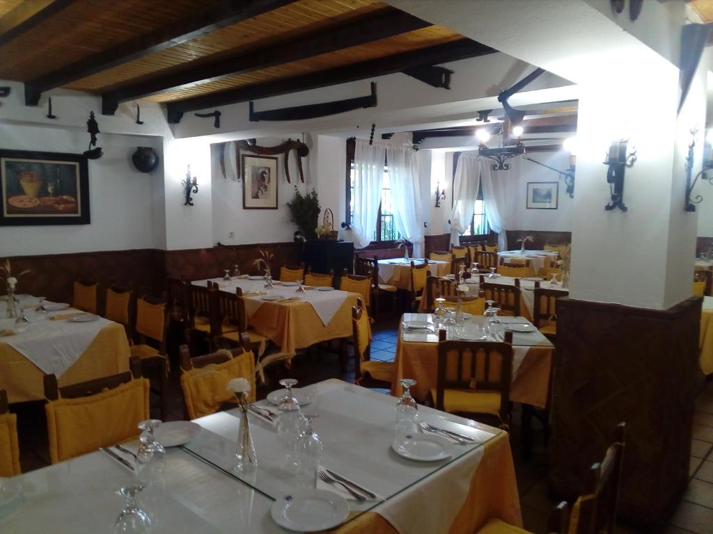 Restaurace v ubytování Hotel Restaurante Calderon