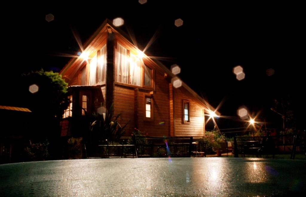 Bassein majutusasutuses The Chalets Naldehra või selle lähedal