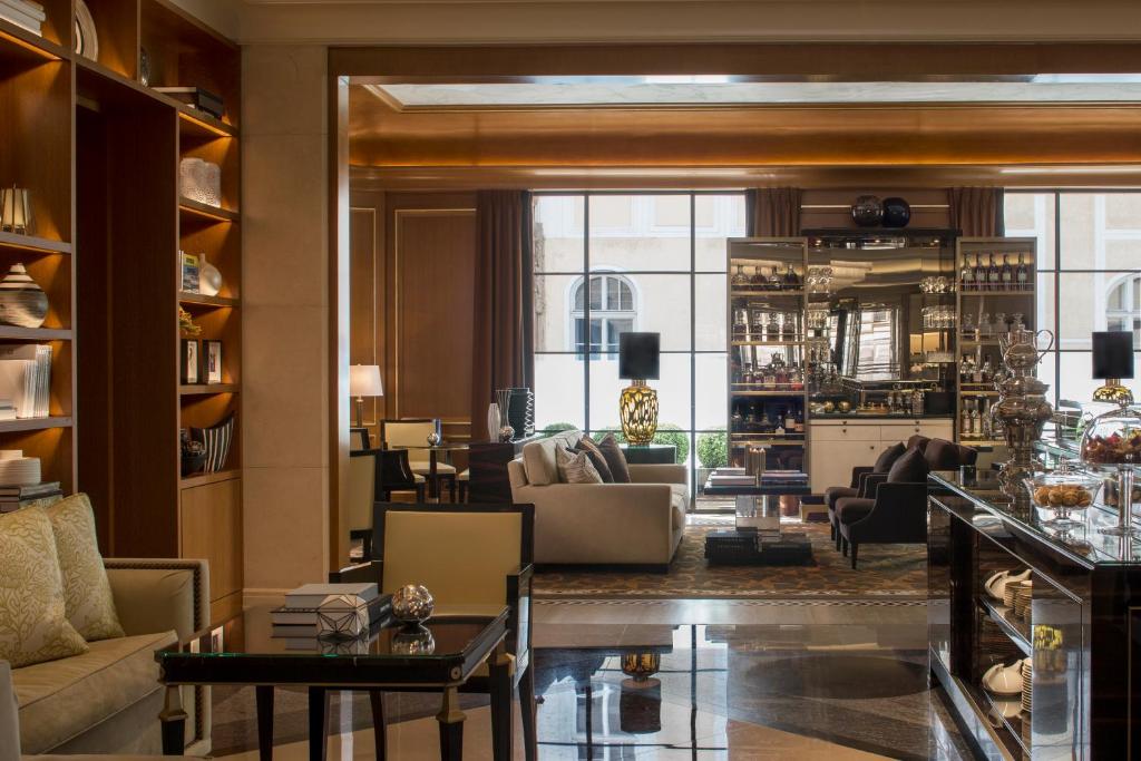 Posezení v ubytování Four Seasons Hotel Prague