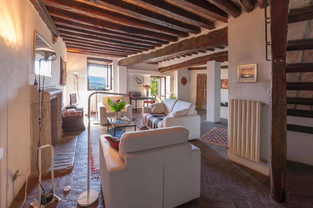 Town House with Garden and Piano, Todi (updated prices 2025)