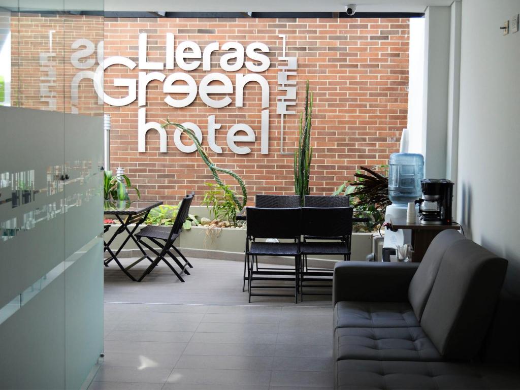 Posezení v ubytování Lleras Green Hotel