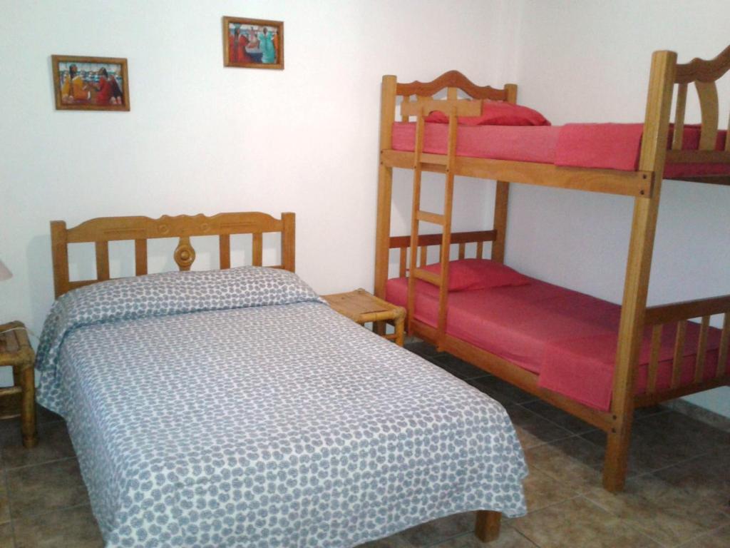 La Perla - Habitación Cuádruple Con Baño Privado