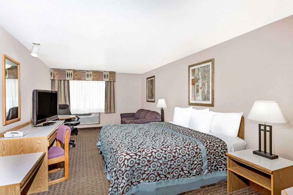 Uma cama ou camas num quarto em Days Inn & Suites by Wyndham Kanab