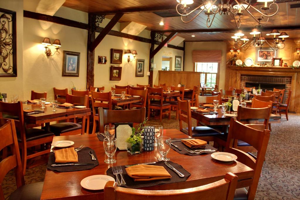Restaurace v ubytování The Olde Mill Inn Basking Ridge