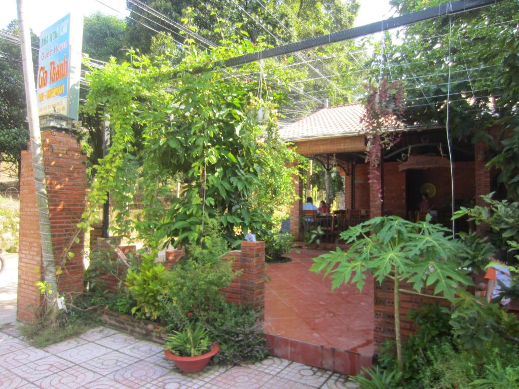 Zahrada ubytování Gia Thanh Phu Quoc Guest House