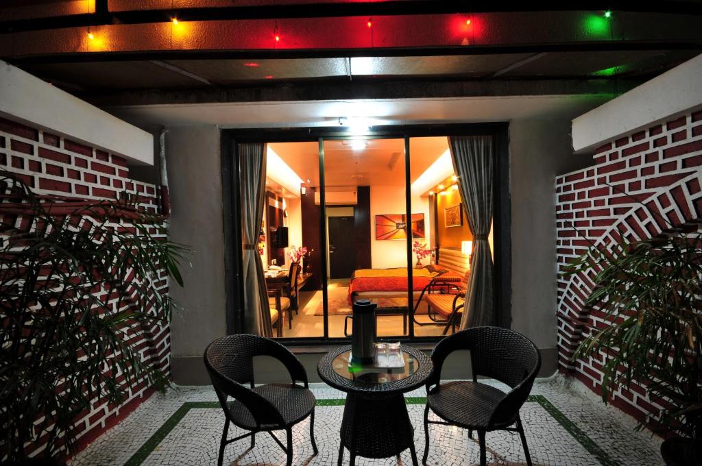 Posezení v ubytování Hotel Surabhi Regency