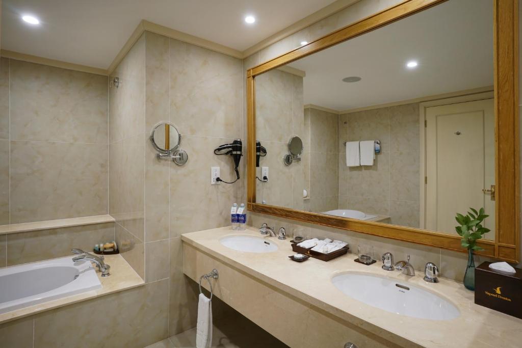 Villa2-Bed Room Beach Front- Fullboard