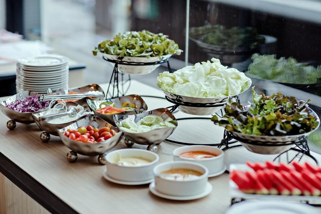 Three Sukhumvit Hotel - SHA Plus Certified - Resim 11