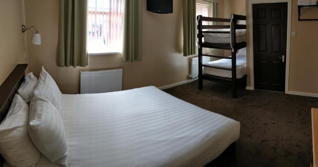 The Lawton - Resim 38