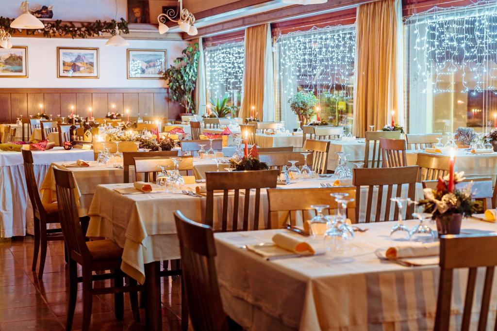 Restaurace v ubytování Hotel Coldai