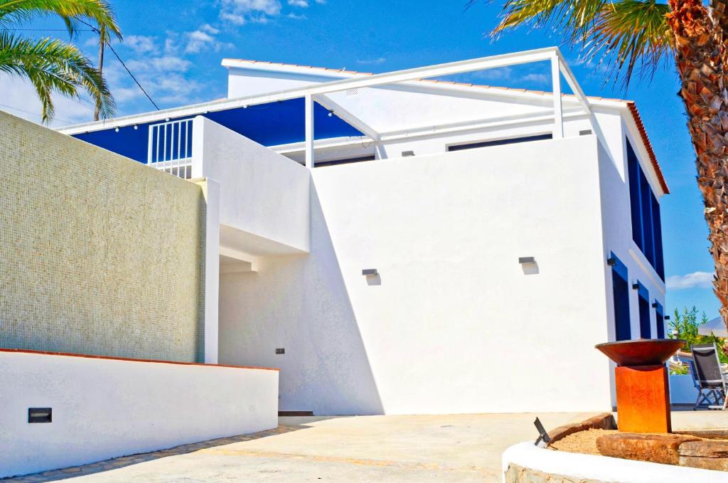 The building in which the holiday home is located