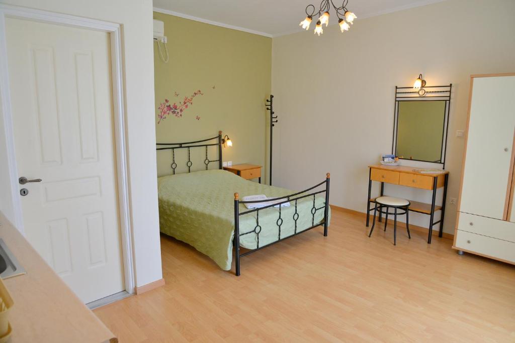 Finikas Studios Milos photo 2