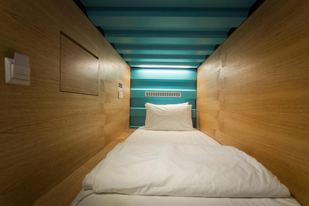 Letto o letti in una camera di CapsuleTransit Landside - Airport Hotel - Public Area - Gateway KLIA T2, Lvl 1