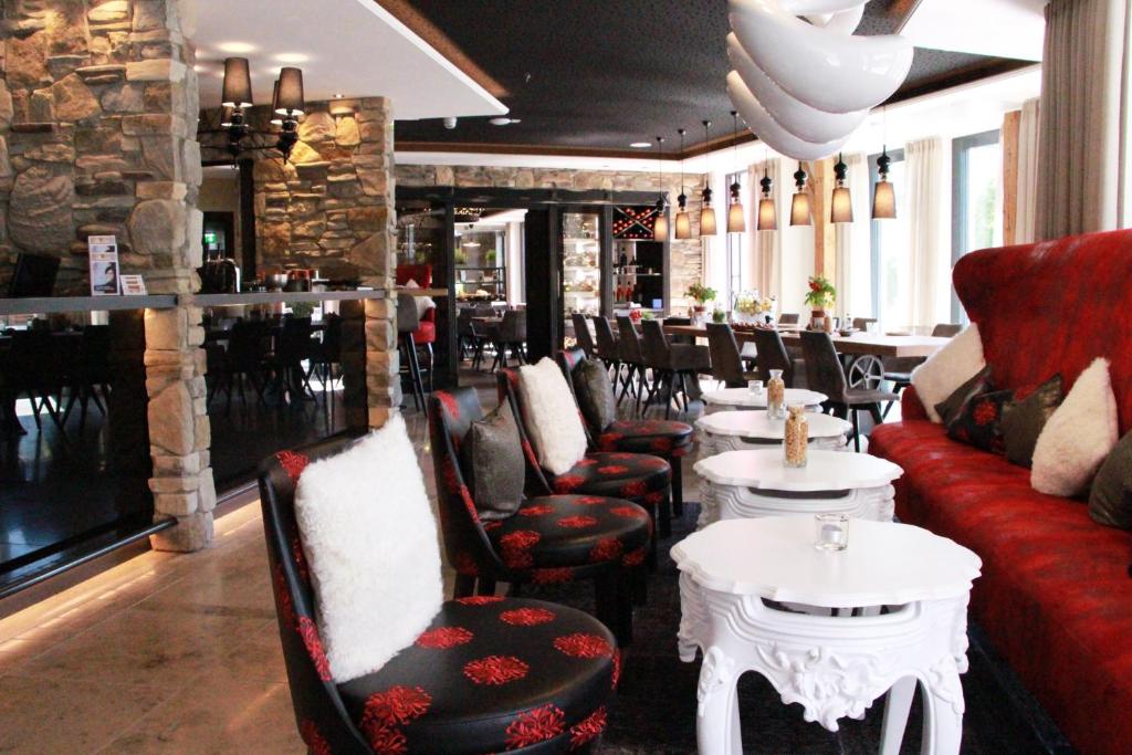 Posezení v ubytování Eriks Hotel