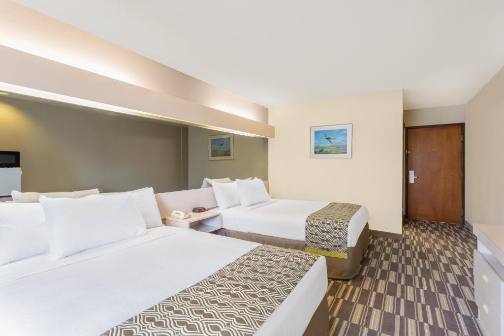 Microtel Inn & Suites by Wyndham - Habitación Queen Con Dos Camas Queen - No Fumadores
