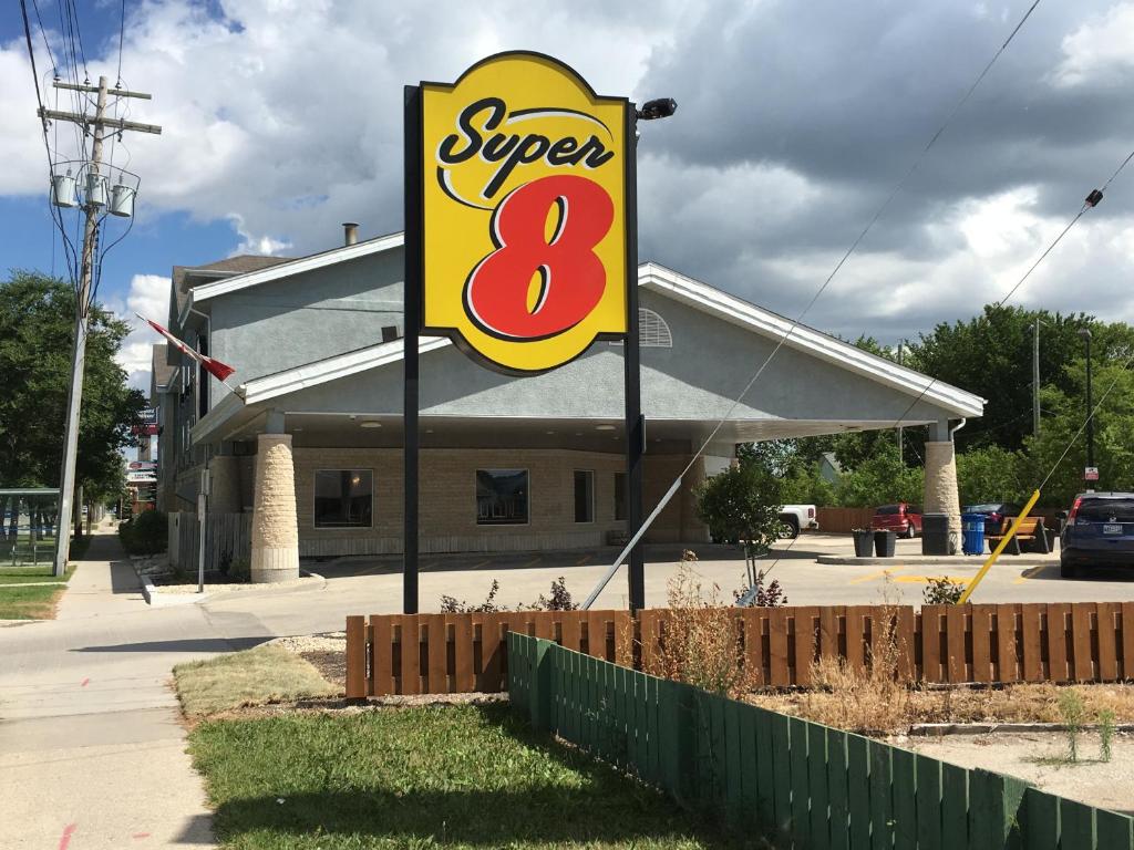 Certifikát, hodnocení, plakát nebo jiný dokument vystavený v ubytování Super 8 by Wyndham Winnipeg West