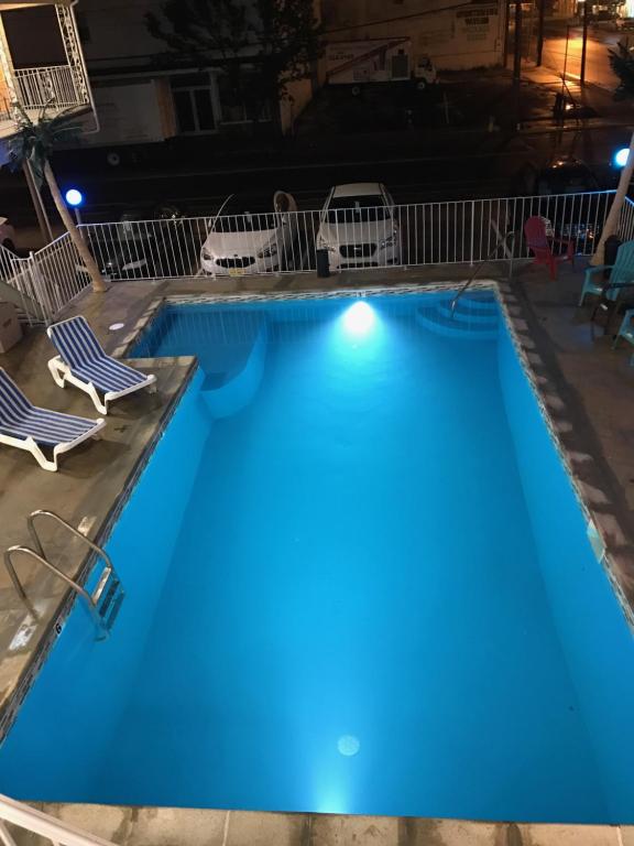 Bazén v ubytování Sunrise Inn nebo v jeho okolí