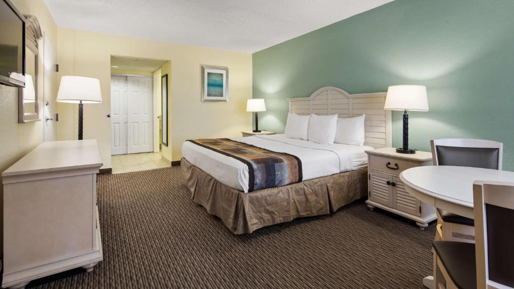 Postel nebo postele na pokoji v ubytování Best Western Gateway To The Keys - Florida City, Homestead, Everglades