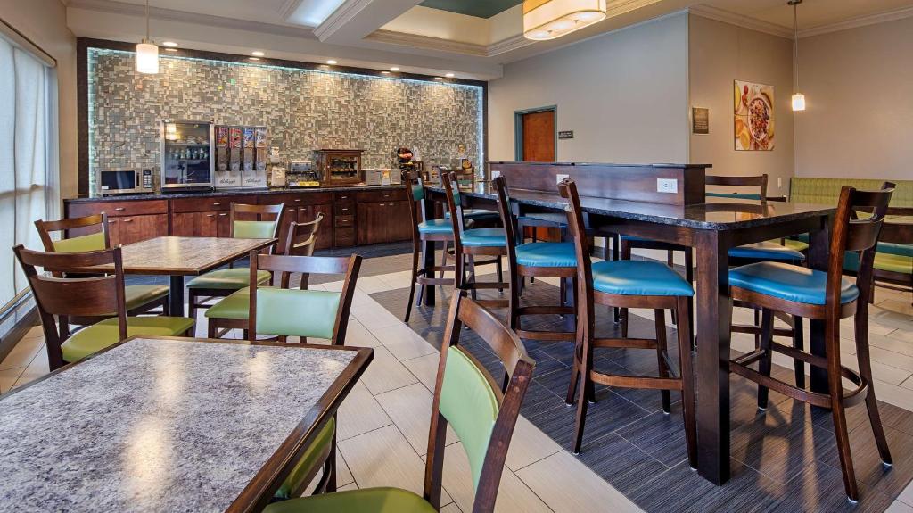 Restaurace v ubytování Best Western Elkhart Inn & Suites
