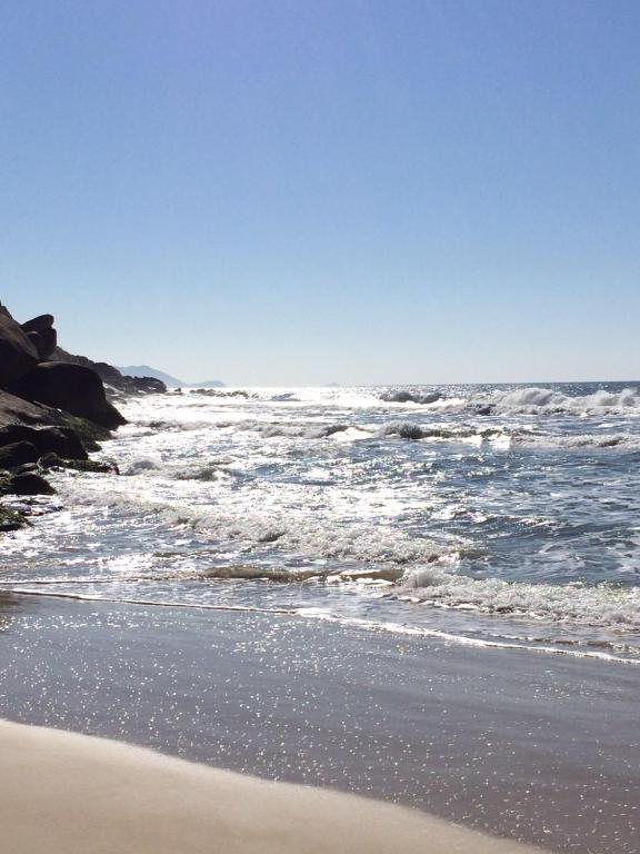  Ingleses a 50 metros da Praia 6 pessoas 101
