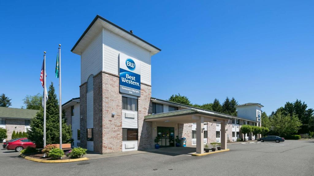 a rendering of the front of a hotel at Best Western Tumwater-Olympia Inn in Tumwater