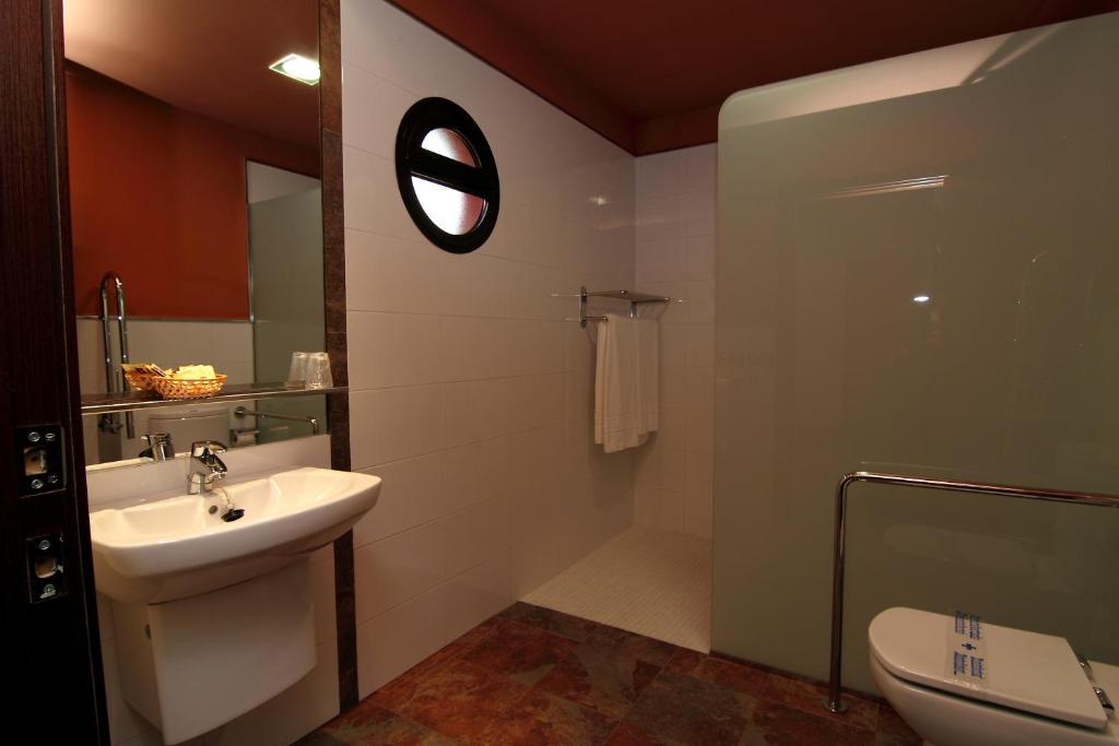 Hostal Restaurante La Bartola - 12