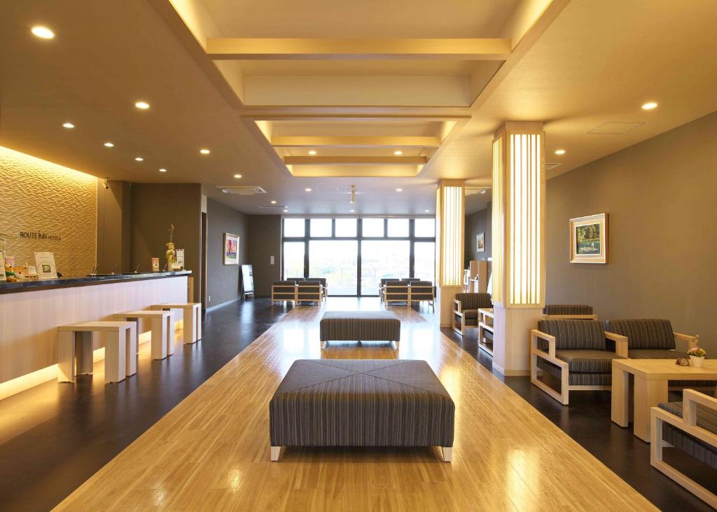 Posezení v ubytování Hotel Route Inn Osaka Izumi -Kishiwada Izumi Inter-