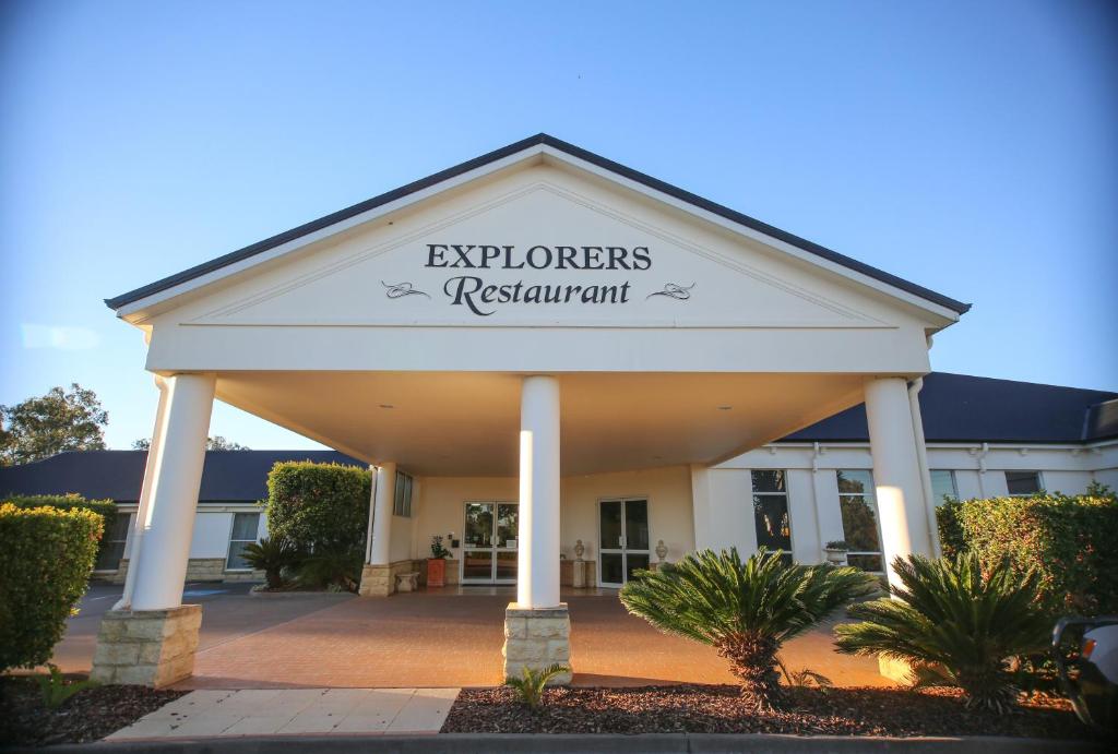 Roma Explorers Inn Roma Explorers Inn