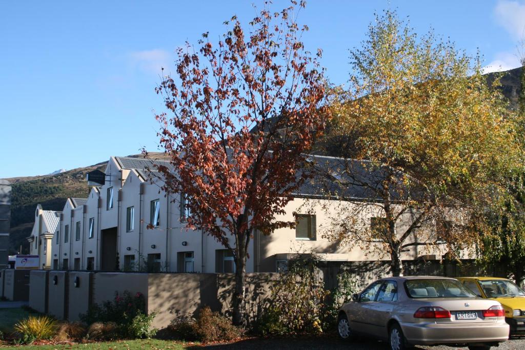 Queenstown Gateway Apartments