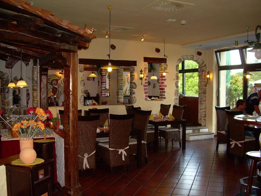 Restaurace v ubytování Parkhotel Neubrandenburg