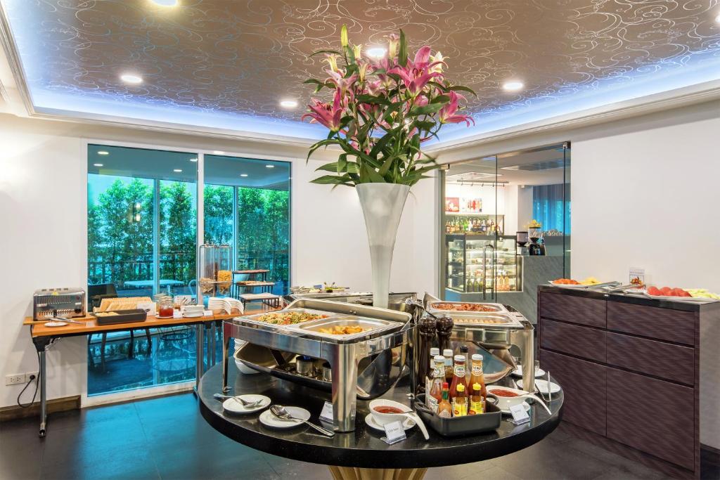 Anajak Bangkok Hotel - SHA Plus - Resim 20