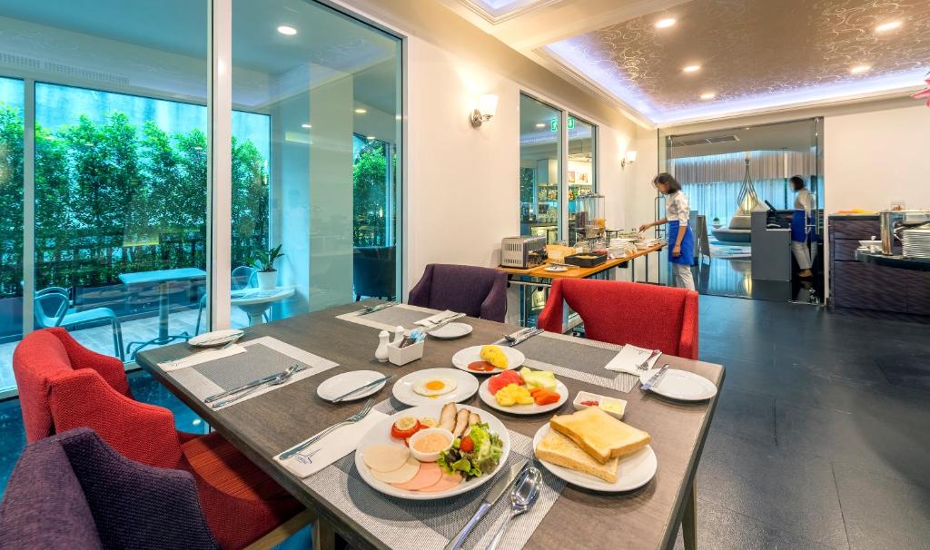 Anajak Bangkok Hotel - SHA Plus - Resim 23