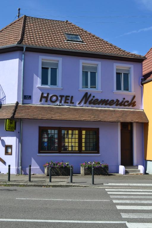 Budova, kde se hotel nachází