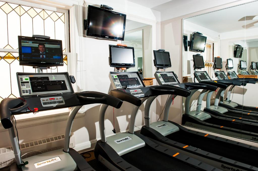 Fitness centrum a/nebo fitness zařízení v ubytování The Inn at the Union Club of British Columbia