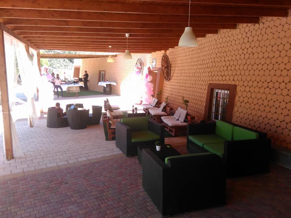 Posezení v ubytování Casas y Cuevas El Solins