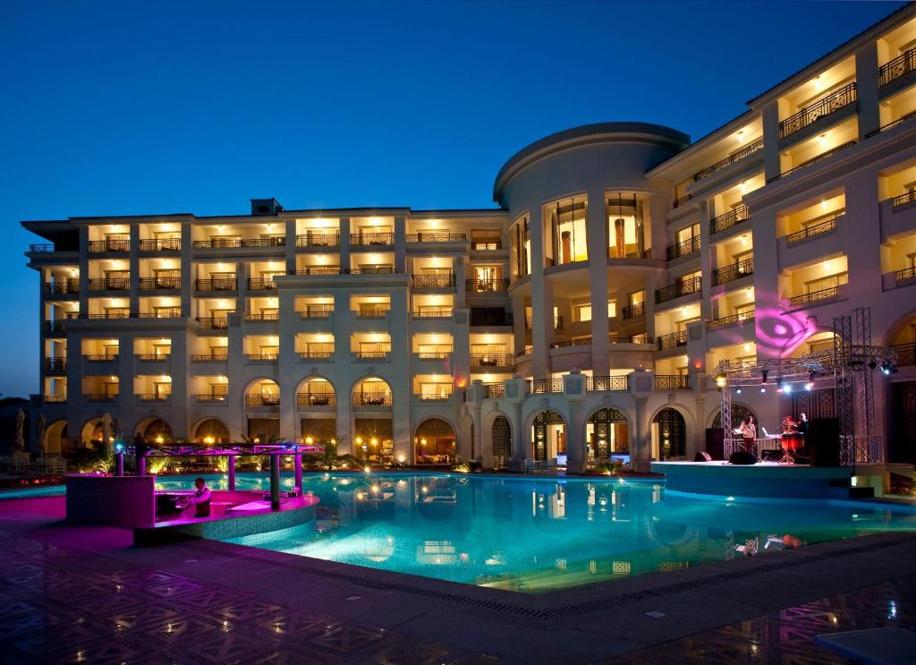 Bazén v ubytování Stella Di Mare Beach Hotel & Spa nebo v jeho okolí