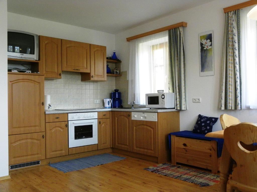 Kuchyň nebo kuchyňský kout v ubytování Gästehaus Lisa