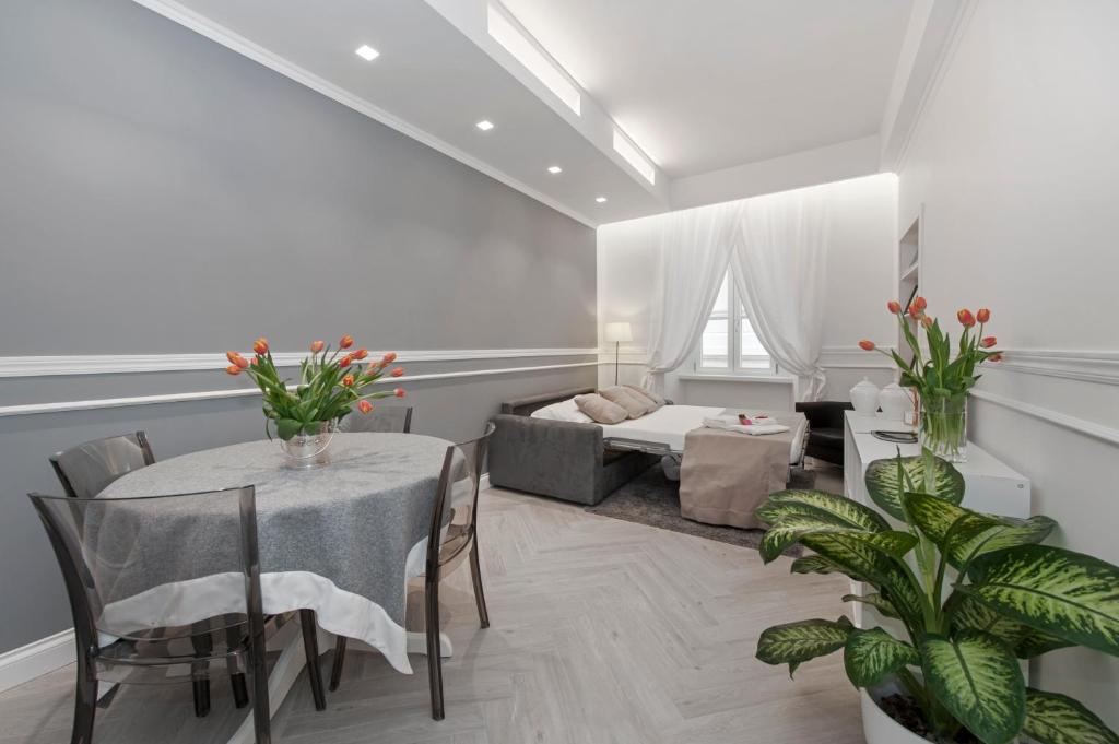 A seating area at Trevi Apartment