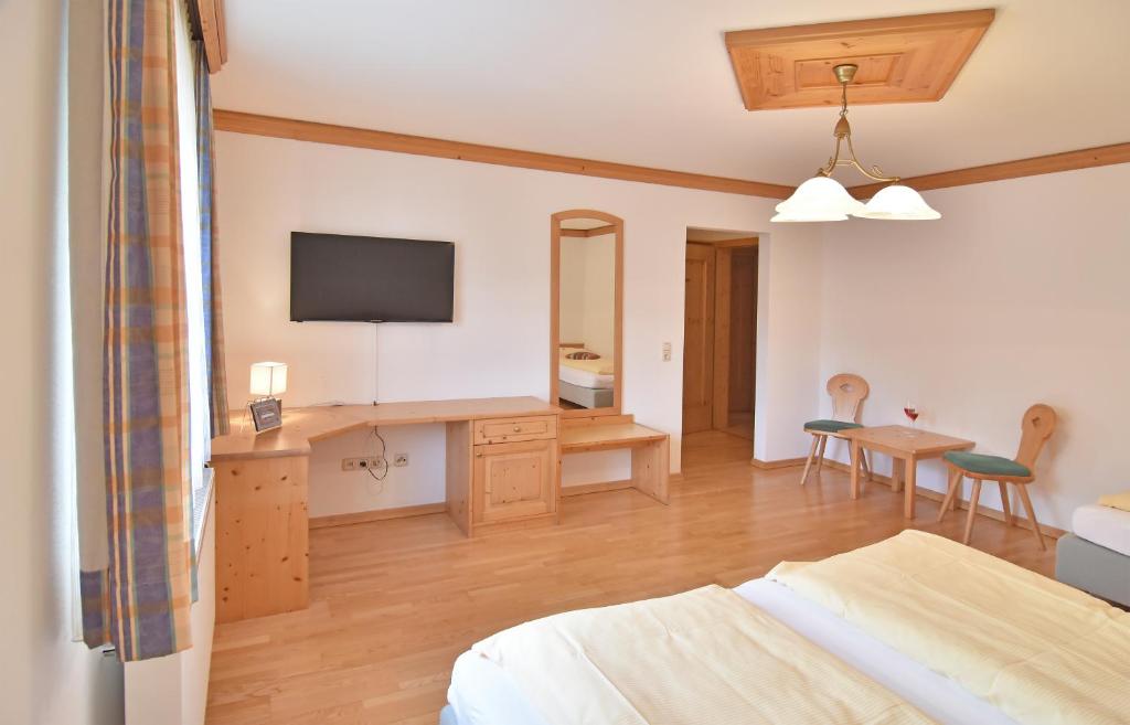TV a/nebo společenská místnost v ubytování Hotel Ausseerland