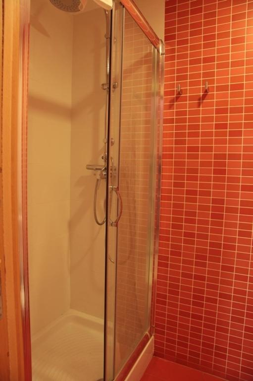 Un baño de Hostal Falfes