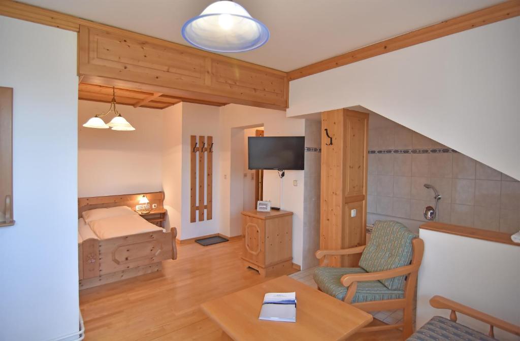 TV a/nebo společenská místnost v ubytování Hotel Ausseerland