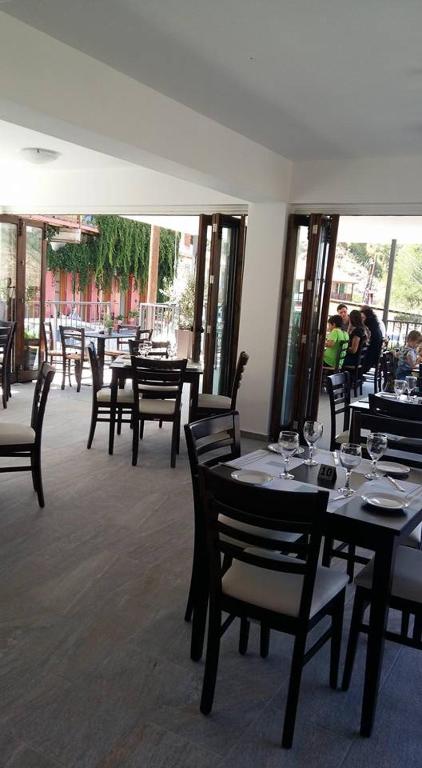 Restaurace v ubytování Theoxenia