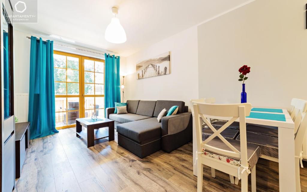 Posedenie v ubytovaní Wonder Home - Apartamenty w spokojnej okolicy, z widokiem na góry