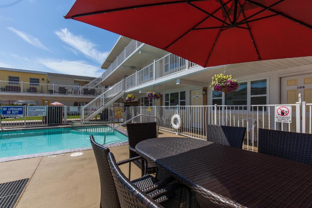 Bazén v ubytování Esplanade Suites - A Sundance Vacations Property nebo v jeho okolí