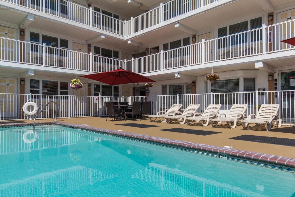 Bazén v ubytování Esplanade Suites - A Sundance Vacations Property nebo v jeho okolí