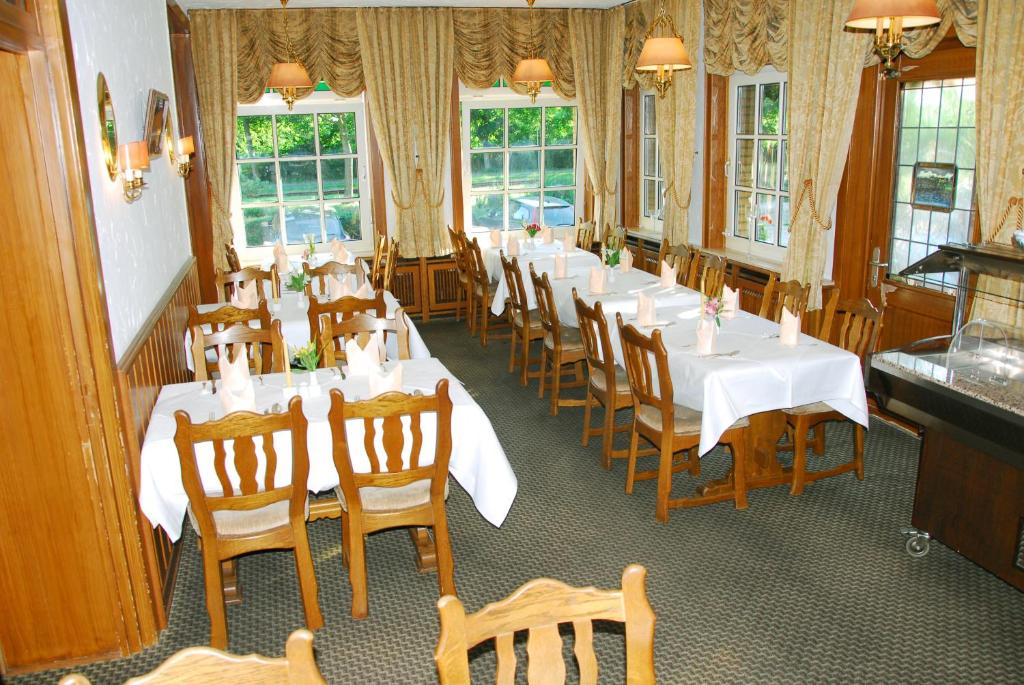 Restaurace v ubytování Hotel Fährhaus Ziehl