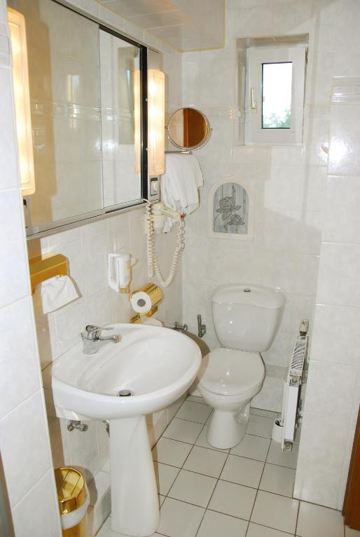 Koupelna v ubytování Hotel Fährhaus Ziehl
