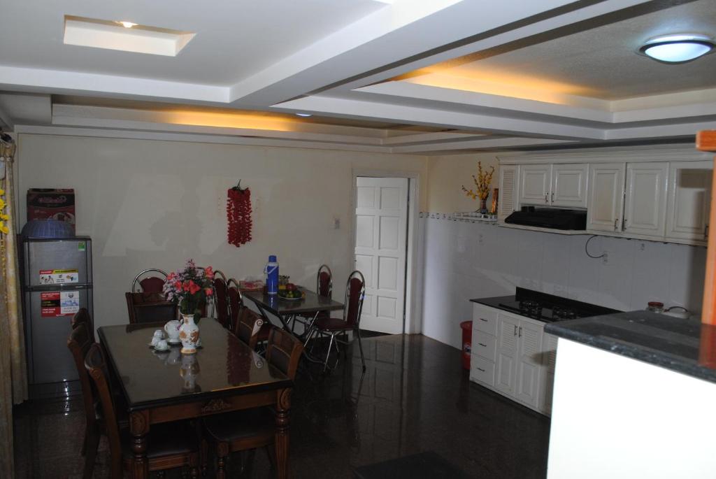 Kuchyň nebo kuchyňský kout v ubytování Thien Phu Guesthouse Dalat