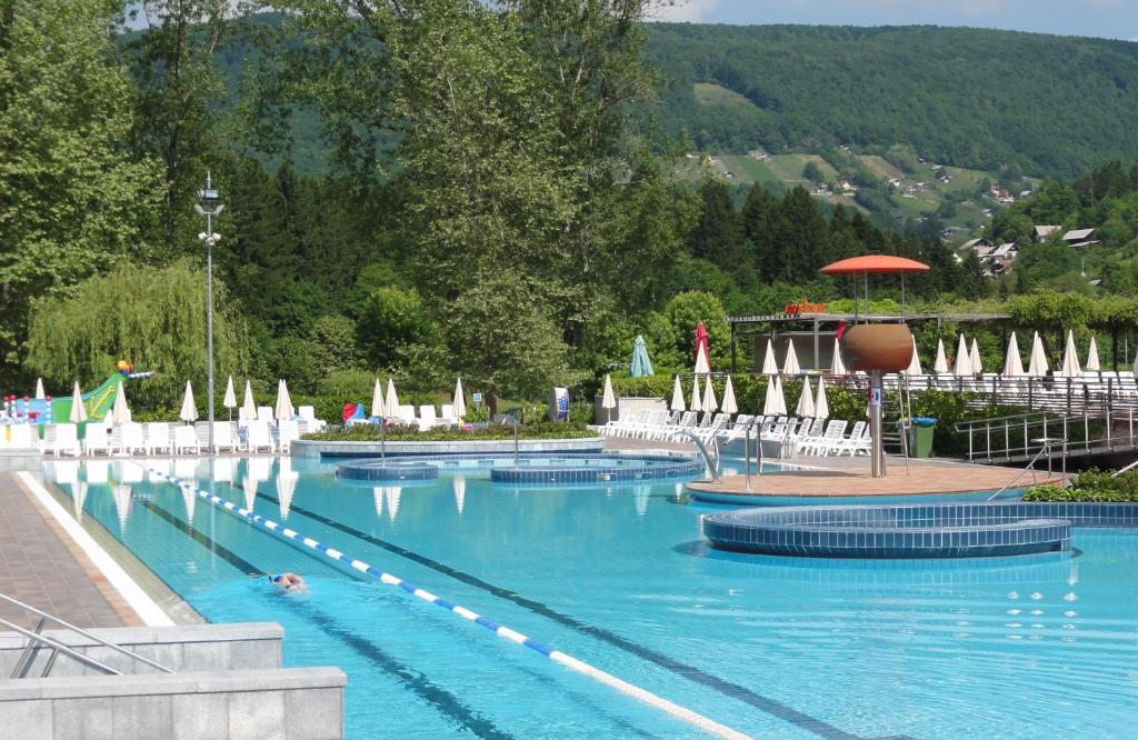 Bazén v ubytování Hotel Kristal - Terme Krka nebo v jeho okolí